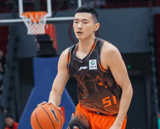 九游-陈林坚全场投篮12中4、三分9中3得到12分2篮板