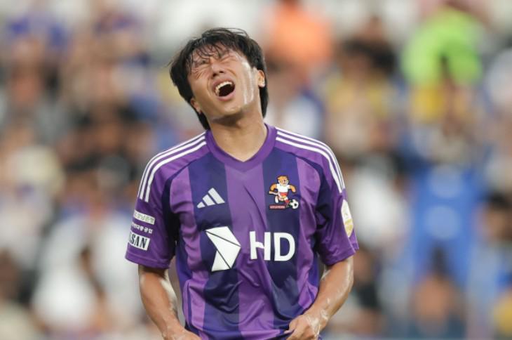 九游体育-韩媒：蔚山球员高丞范申请育儿假被拒，还被俱乐部高层侮辱